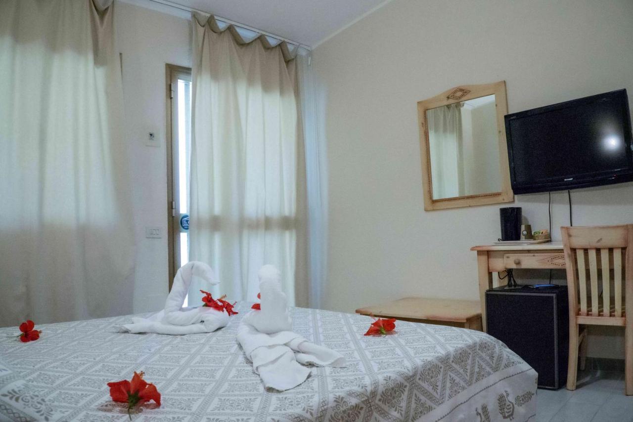 Hotel L'Oleandro Villasimius Exterior photo